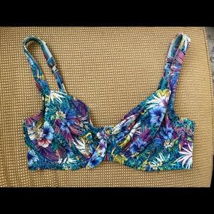 Swim top 36E